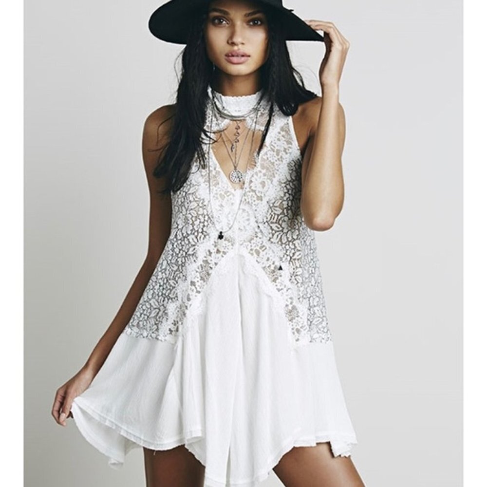 Mika & Gala Off White Lace‎ Halter Sleeveless Mini Dress